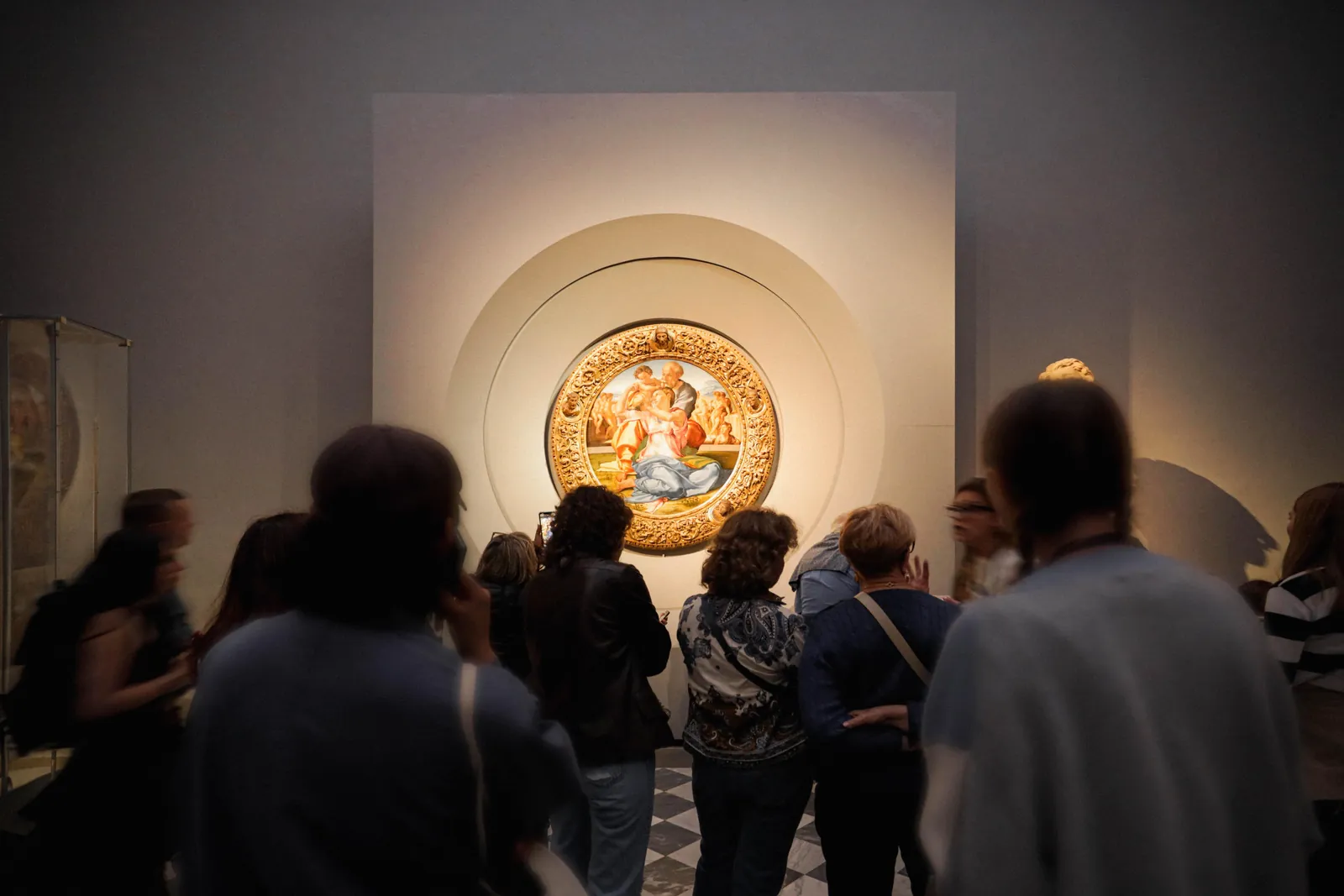 Visitors around Michelangelo's Doni Tondo