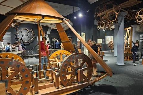 Leonardo da Vinci highlights on an Uffizi small group skip the line tour